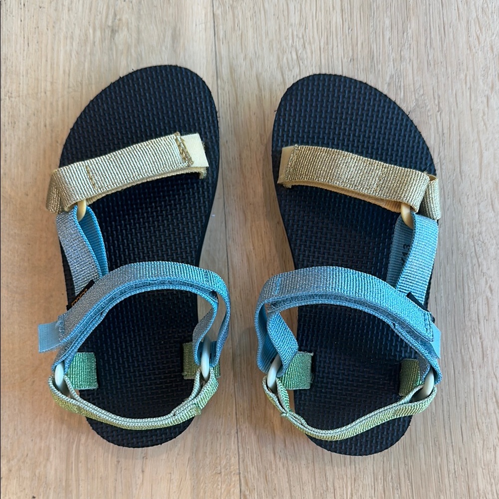 Teva EUC Colorful Strappy Sandals